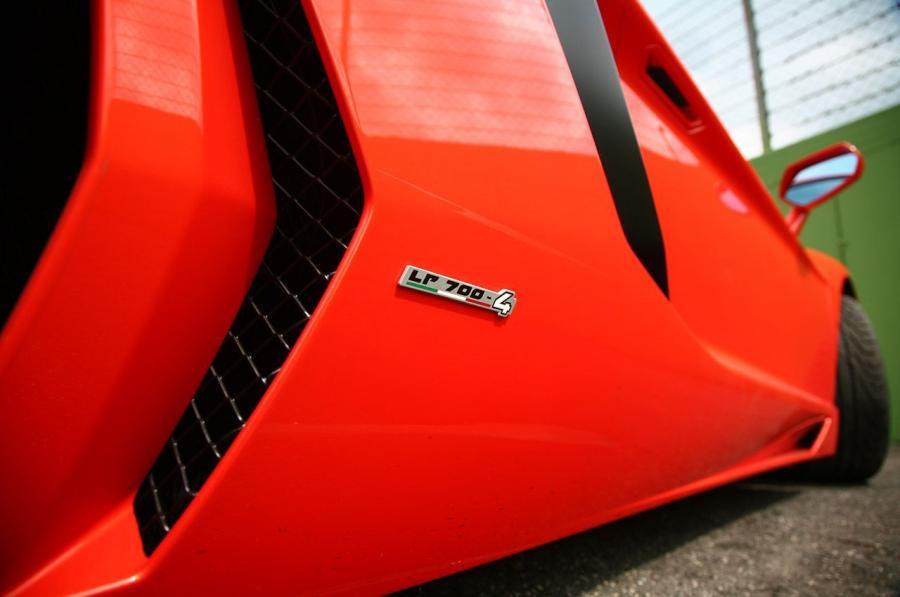  Lamborghini Aventador LP700-4 2011 года  (фото 103 из 204)